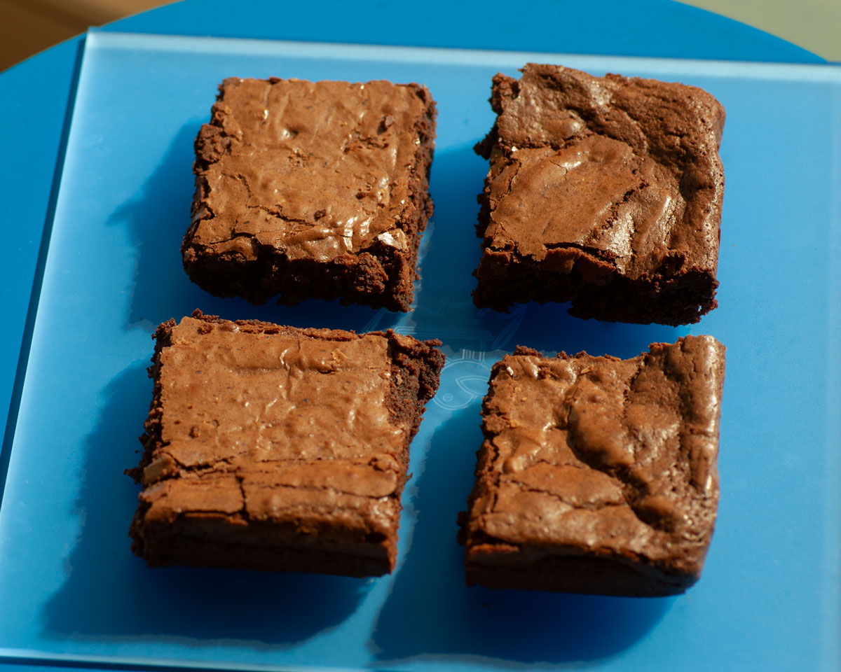 brownie czekoladowe na podkładzie bird baking